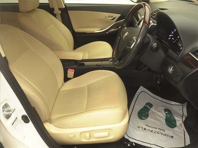 Toyota PREMIO 2019 7175094-5