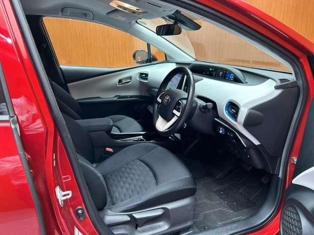 Toyota PRIUS PHV 2017 7178145-15