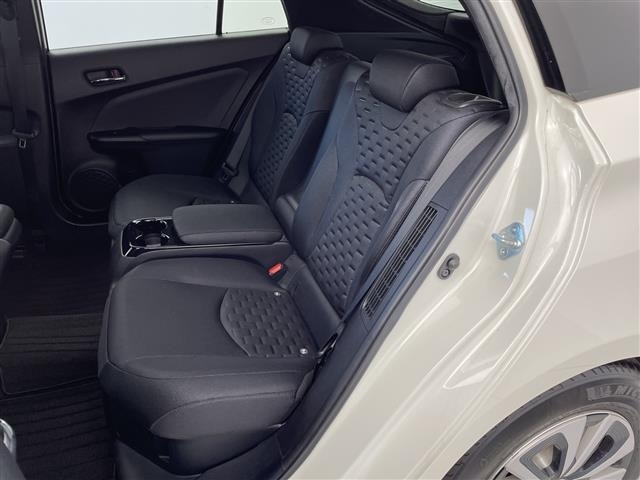 Toyota PRIUS PHV 2017 7178152-1