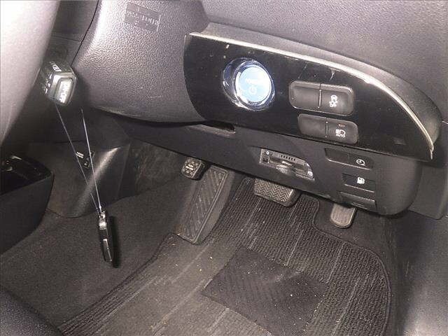 Toyota PRIUS PHV 2017 7178228-8