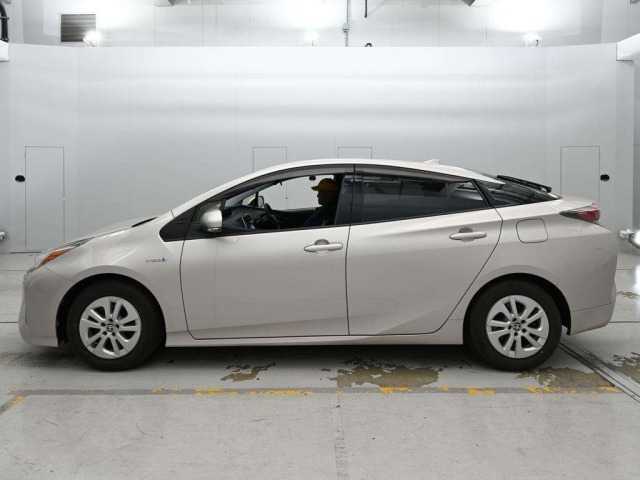 Toyota PRIUS 2017 7172848-4