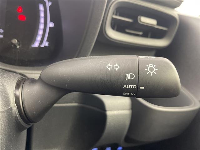 Toyota SIENTA 2025 7182372-4