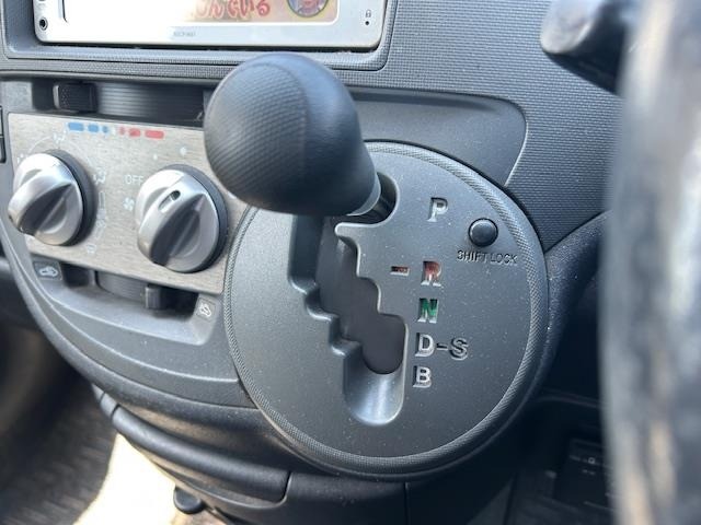 Toyota SIENTA 2012 7182467-1
