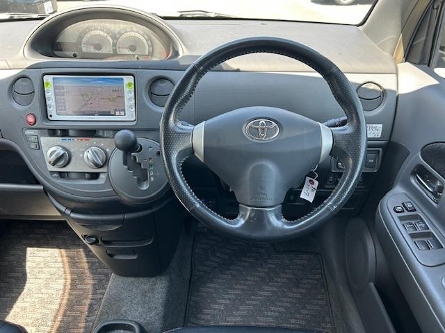 Toyota SIENTA 2012 7182467-8