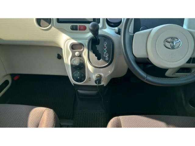 Toyota SPADE 2013 7179233-17