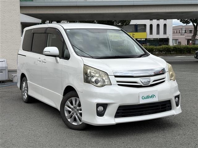 Toyota NOAH 2011 7205658-0