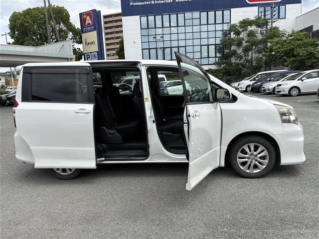 Toyota NOAH 2011 7205658-6