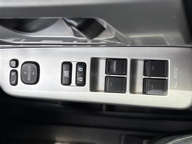 Toyota NOAH 2011 7205658-9