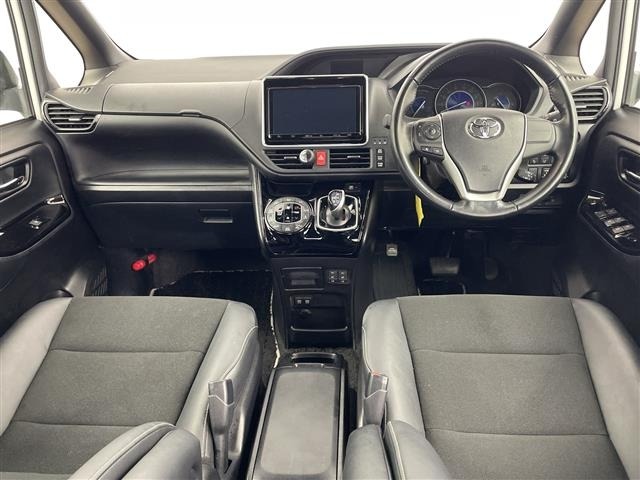 Toyota NOAH 2018 7206017-14