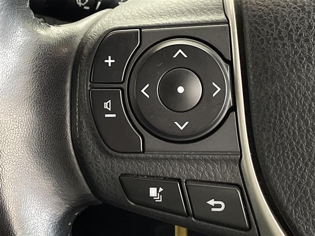 Toyota NOAH 2018 7206017-21