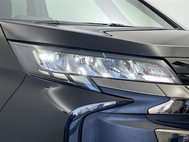 Toyota NOAH 2023 7206052-10