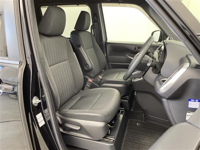 Toyota NOAH 2023 7206052-3
