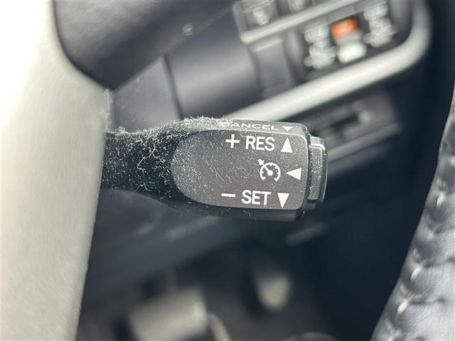 Toyota NOAH 2021 7206062-1