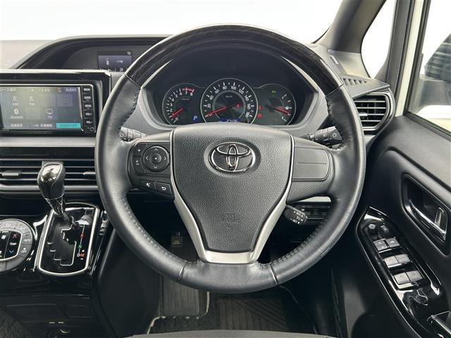 Toyota NOAH 2021 7206062-3