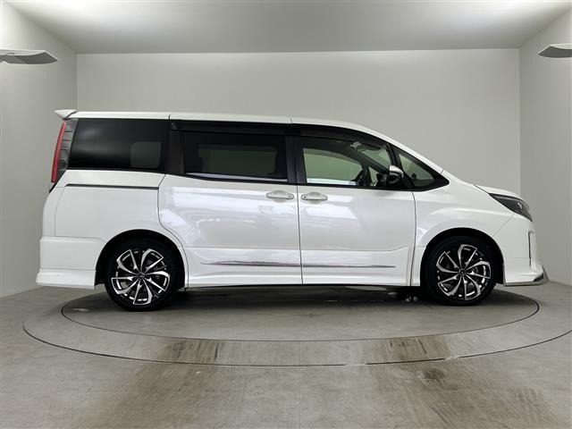 Toyota NOAH 2017 7206063-13