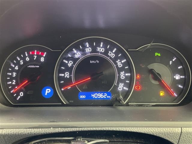 Toyota NOAH 2021 7206064-1