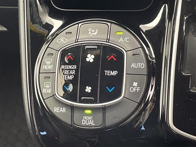 Toyota NOAH 2017 7206075-13