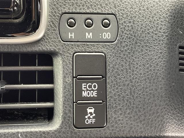Toyota NOAH 2017 7206075-2
