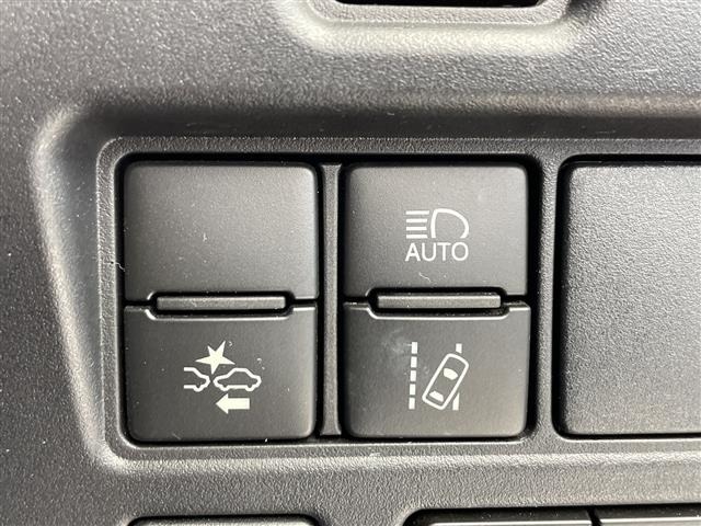 Toyota NOAH 2017 7206075-6