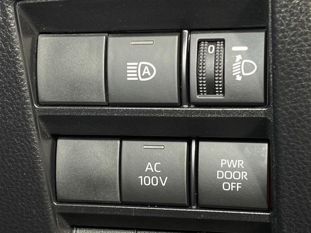 Toyota NOAH 2023 7206078-1