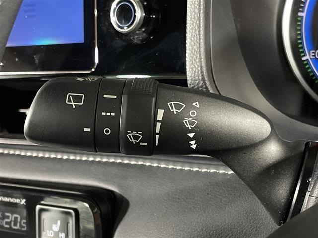 Toyota NOAH 2023 7206078-12