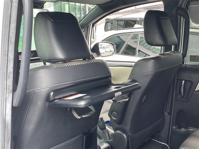 Toyota NOAH 2020 7206095-10