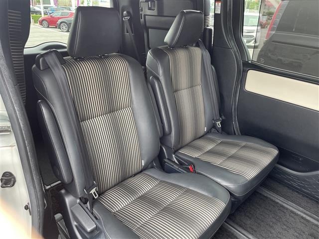 Toyota NOAH 2020 7206095-9