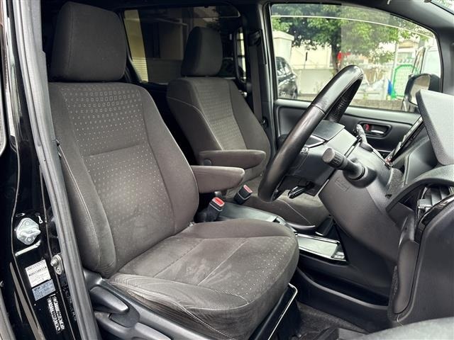 Toyota NOAH 2021 7206101-12