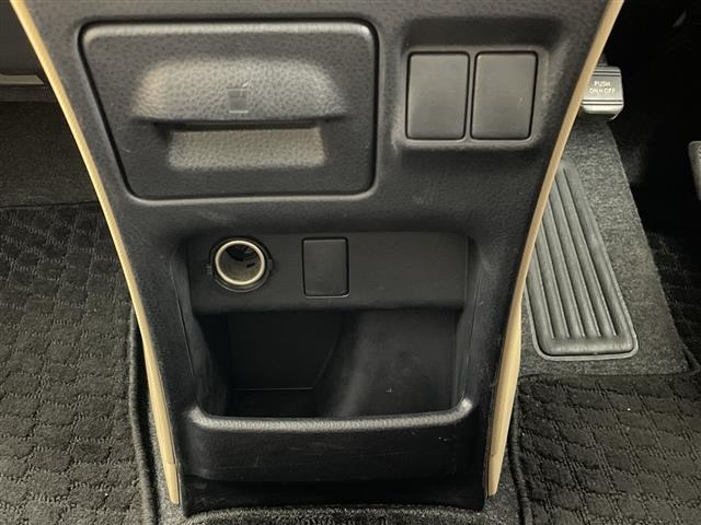 Toyota NOAH 2017 7206102-12