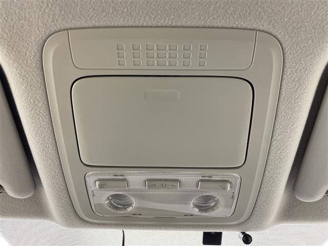 Toyota NOAH 2017 7206102-22