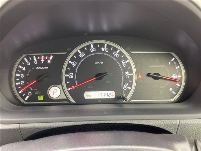 Toyota NOAH 2017 7206102-7