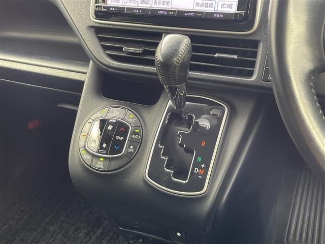 Toyota NOAH 2014 7206104-19