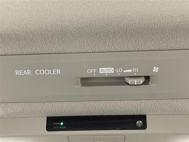Toyota NOAH 2014 7206104-2