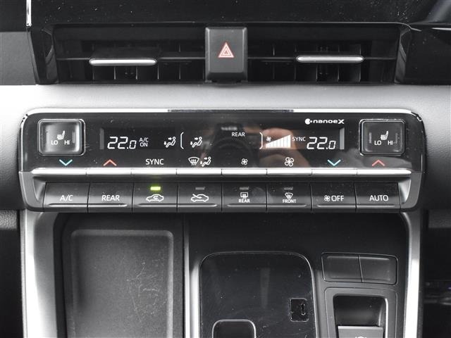 Toyota NOAH 2024 7206105-3
