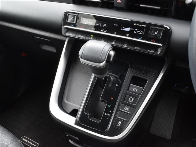 Toyota NOAH 2024 7206105-5