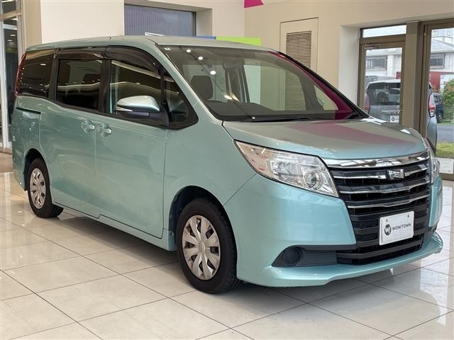 Toyota NOAH 2014 7206110-0
