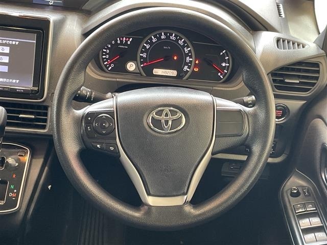 Toyota NOAH 2014 7206110-1