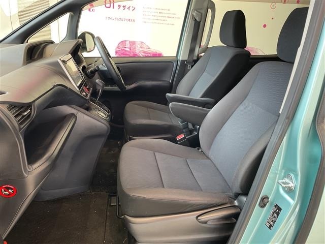 Toyota NOAH 2014 7206110-22