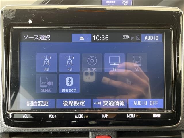 Toyota NOAH 2019 7206113-17