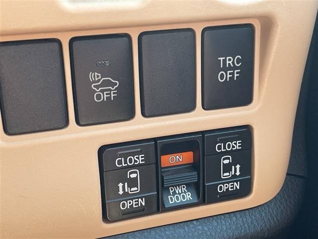 Toyota NOAH 2014 7206114-12