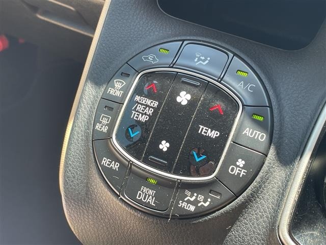 Toyota NOAH 2014 7206114-8