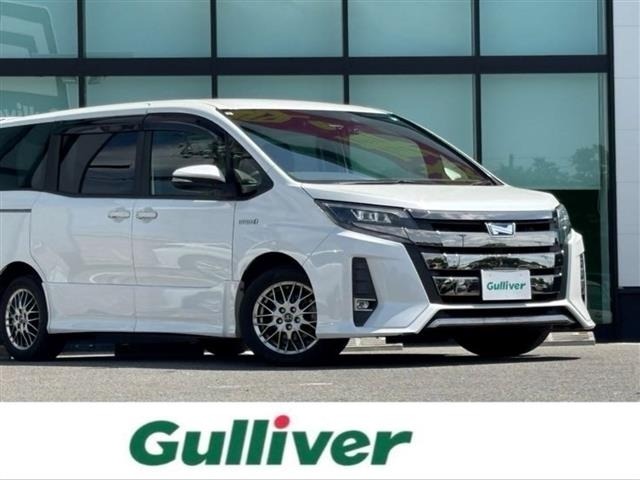 Toyota NOAH 2017 7206115-0