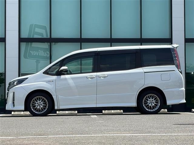 Toyota NOAH 2017 7206115-10