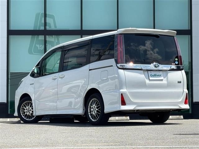 Toyota NOAH 2017 7206115-14