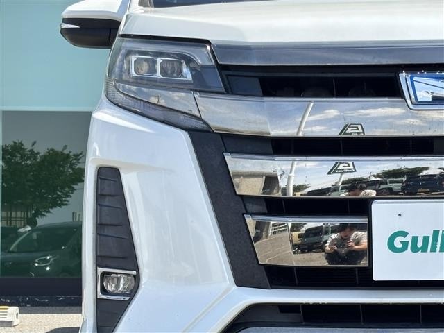 Toyota NOAH 2017 7206115-23