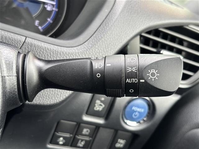 Toyota NOAH 2017 7206115-5