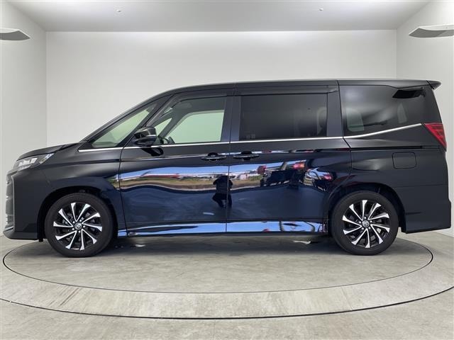 Toyota NOAH 2024 7206116-2
