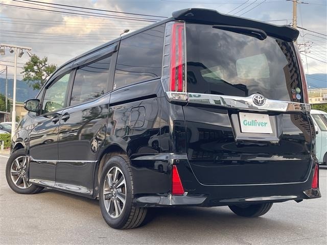 Toyota NOAH 2017 7206118-13