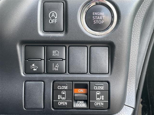 Toyota NOAH 2017 7206118-19