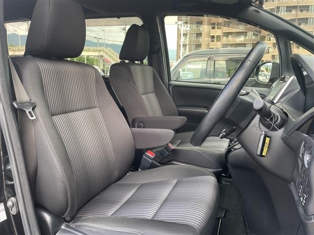 Toyota NOAH 2017 7206118-7